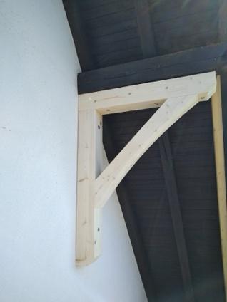 Assemblage de charpente en bois massif, réalisé sur mesure par SBI